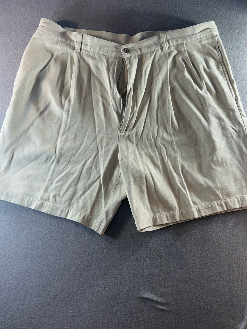 Greg Norman Collection Men's Flat Front Shorts - Light Beige